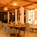 Safrani Hotel *