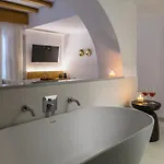 فندق Safrani ثيرا