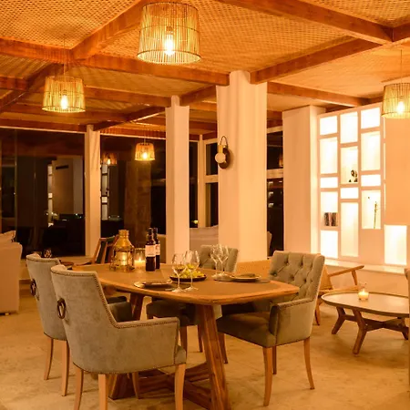 Safrani Hotel *