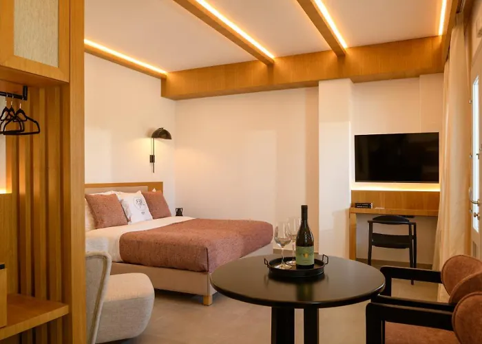 Hotel Safrani Karterados (Santorini)